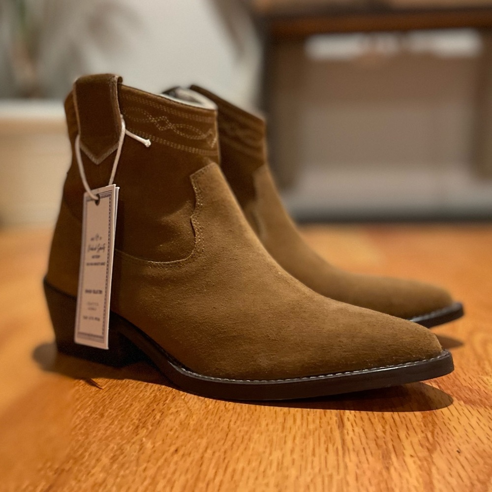Kindred Sprits Suede Booties size 37 - Picture 2 of 9